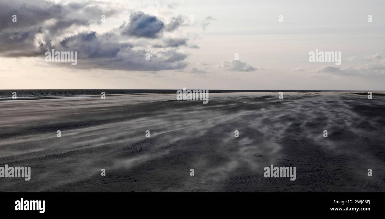 Schlammlandschaft mit Dünensanddriften bei stürmischem Wetter, Norderney, Nordsee, Deutschland, Europa Stockfoto