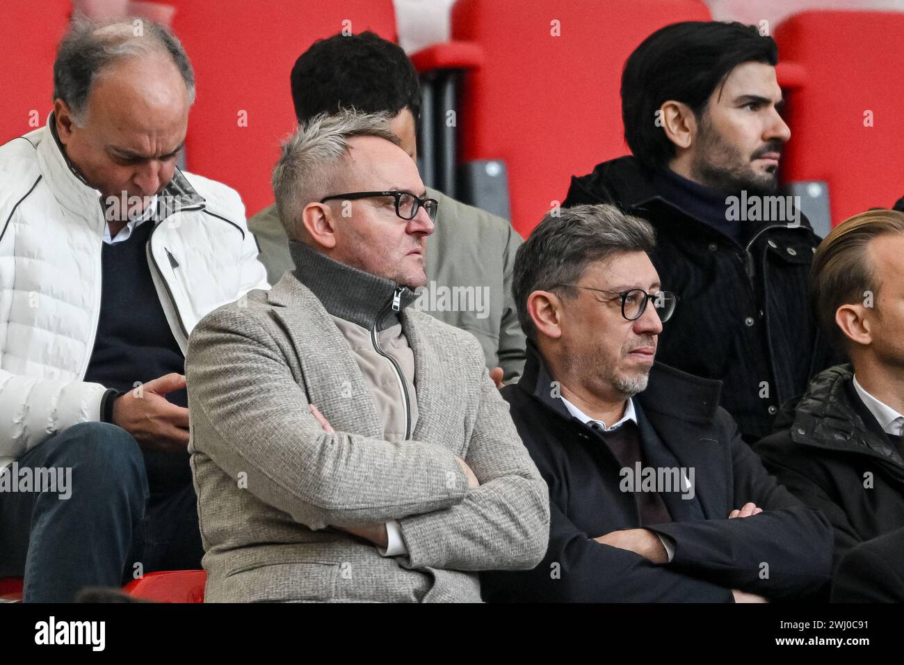 Stuttgart, Deutschland. Februar 2024. Fußball: Bundesliga, VfB Stuttgart - FSV Mainz 05, Spieltag 21, MHPArena. Stuttgarter CEO Alexander Wehrle (l) und Stuttgarter Präsident Claus Vogt (r) schauen sich das Spiel an. Hinweis: Harry langer/dpa – WICHTIGER HINWEIS: gemäß den Vorschriften der DFL Deutscher Fußball-Liga und des DFB Deutscher Fußball-Bundes ist es verboten, im Stadion und/oder des Spiels aufgenommene Fotografien in Form von sequenziellen Bildern und/oder videoähnlichen Fotoserien zu verwenden oder zu nutzen./dpa/Alamy Live News Stockfoto