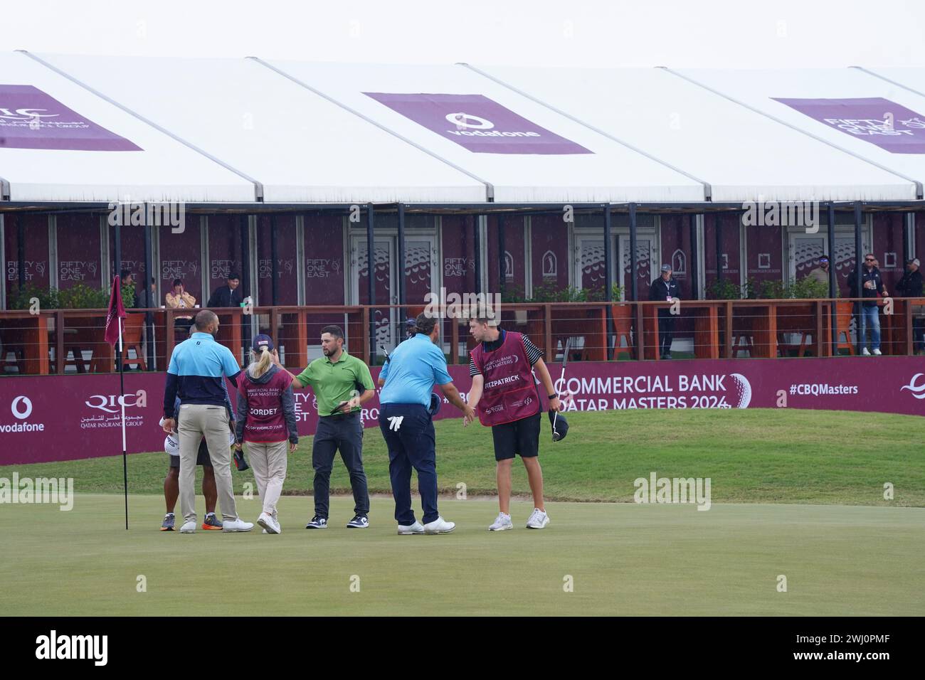 Haotong Li aus China, Daniel Hillier aus Neuseeland, Jens Dantrop aus Schweden am letzten Tag der Commercial Bank Qatar Masters 2024, einer DP World Tour Veranstaltung im Doha Golf Club am Sonntag, den 11. Februar 2024 in Katars Hauptstadt Doha. Der Japanische Rikuya Hoshino gewann den Titel in Doha. Stockfoto