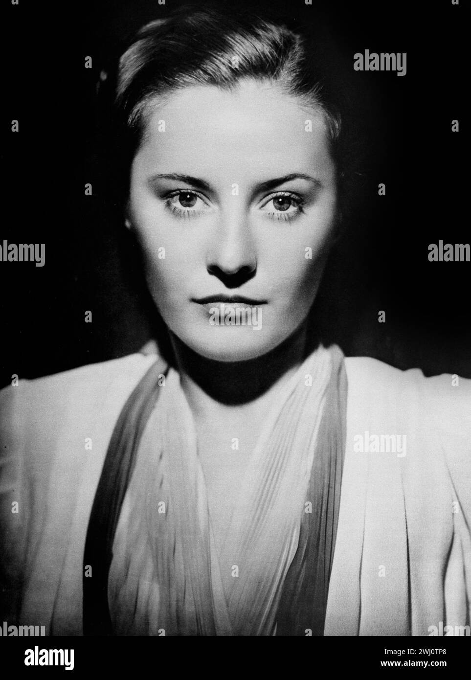 Porträt von Barbara Stanwyck - Photoplay, Juni 1938 Stockfoto