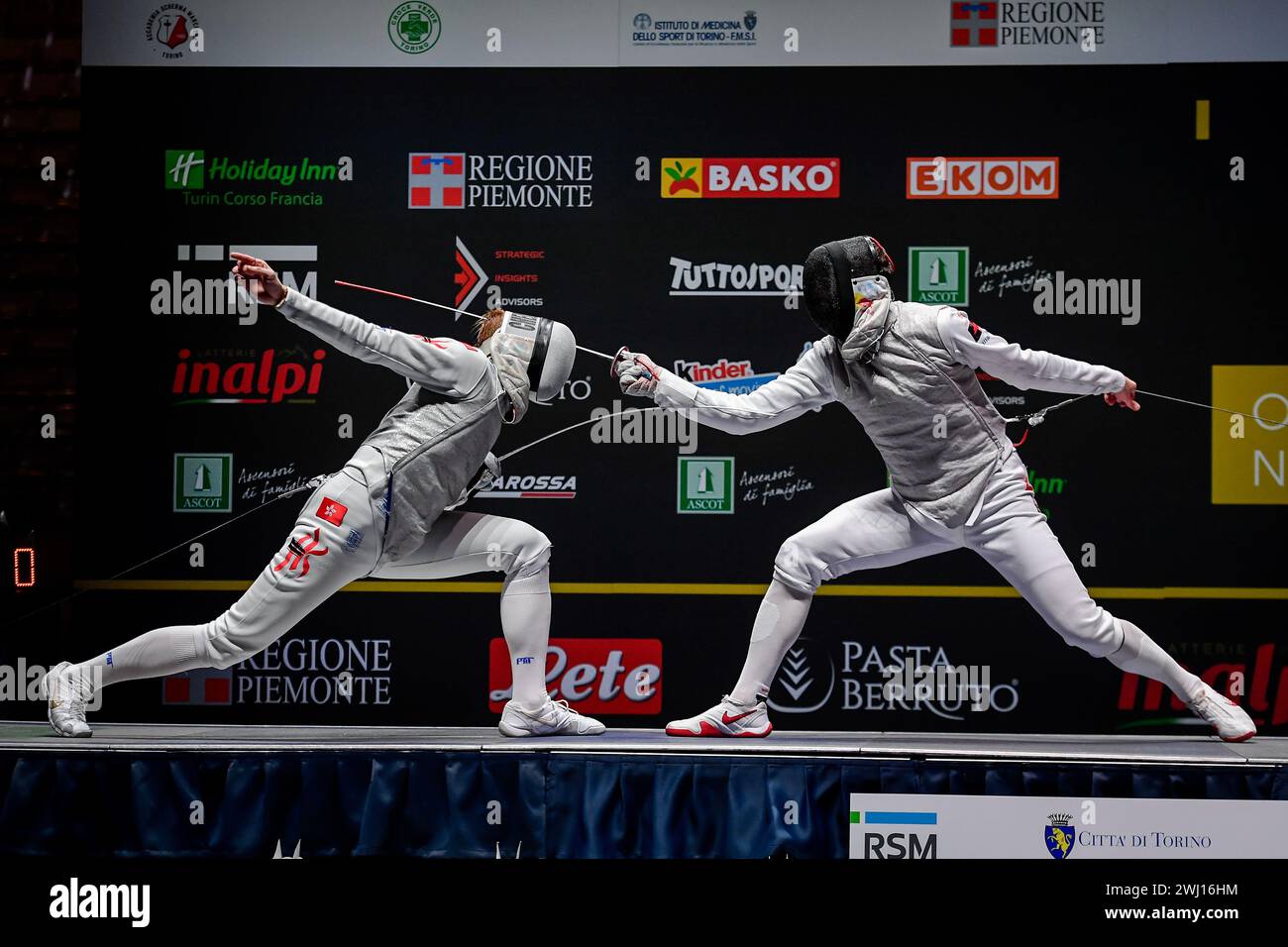 Turin, Italien. Februar 2024. Italien, Turin 11/02/2024 Inalpi Arena Grand Prix FIE Inalpi Trophy of Foil Turin 2024 Choupenitch Alexander (CZE) Spiel gegen Cheung Ka Long (HKG) während des Foil Grand Prix FIE Inalpi Trophy of Turin (Foto: Tonello Abozzi/Pacific Press) Credit: Pacific Press Media Production Corp./Alamy Live News Stockfoto