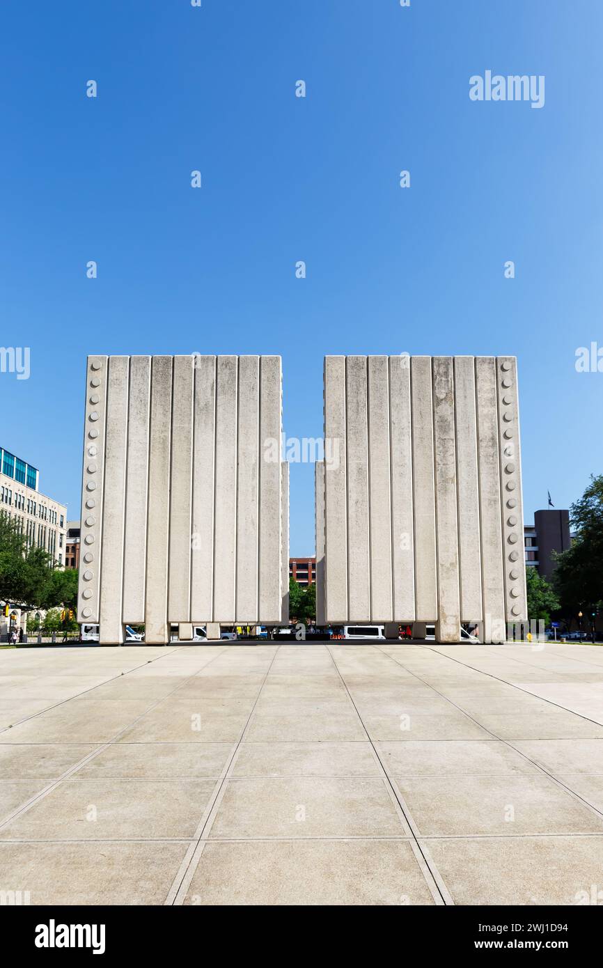 John F. Kennedy Memorial Plaza Monument für das JFK-Porträtformat in Dallas, USA Stockfoto