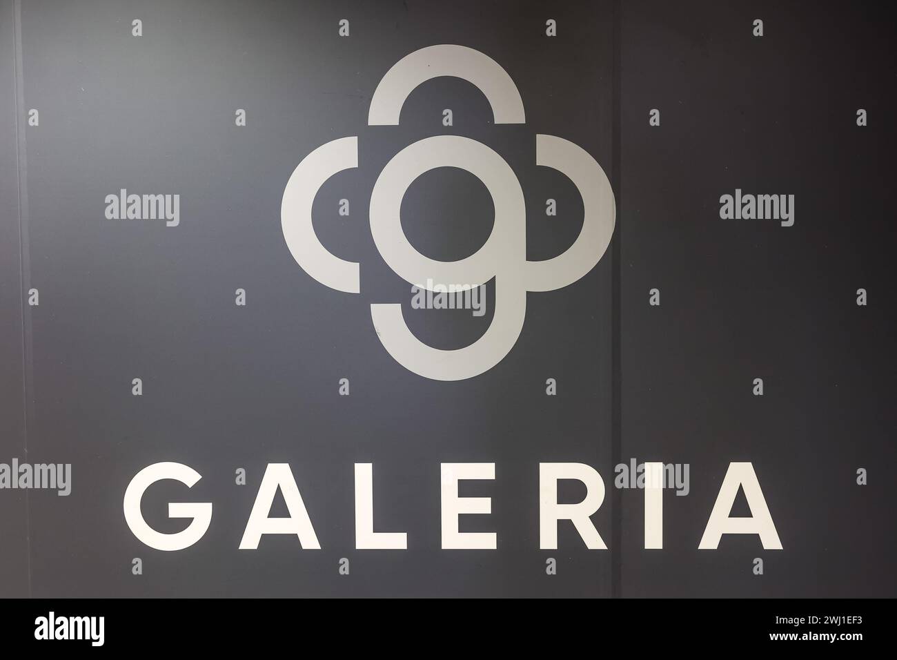 Galeria-Logo in einem Einzelhandelsgeschäft auf der KÃ¶nigstraÃŸe in Stuttgart Stockfoto