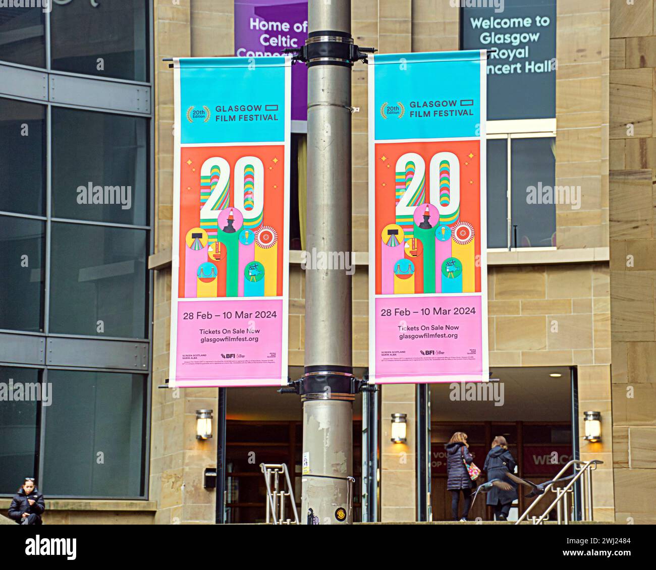 Glasgow, Schottland, Großbritannien. Februar 2024. Die Poster des internationalen Filmfestivals von Glasgow sind im Stil von schottland, der buchanan Street, der Einkaufshauptstadt schottlands, zu sehen. Credit Gerard Ferry/Alamy Live News Stockfoto