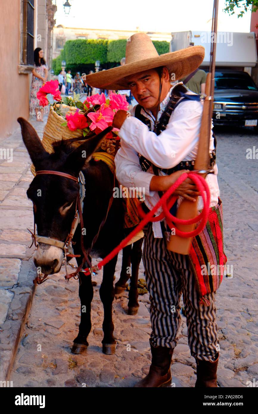Mexikanisch in traditioneller Kleidung Stockfoto