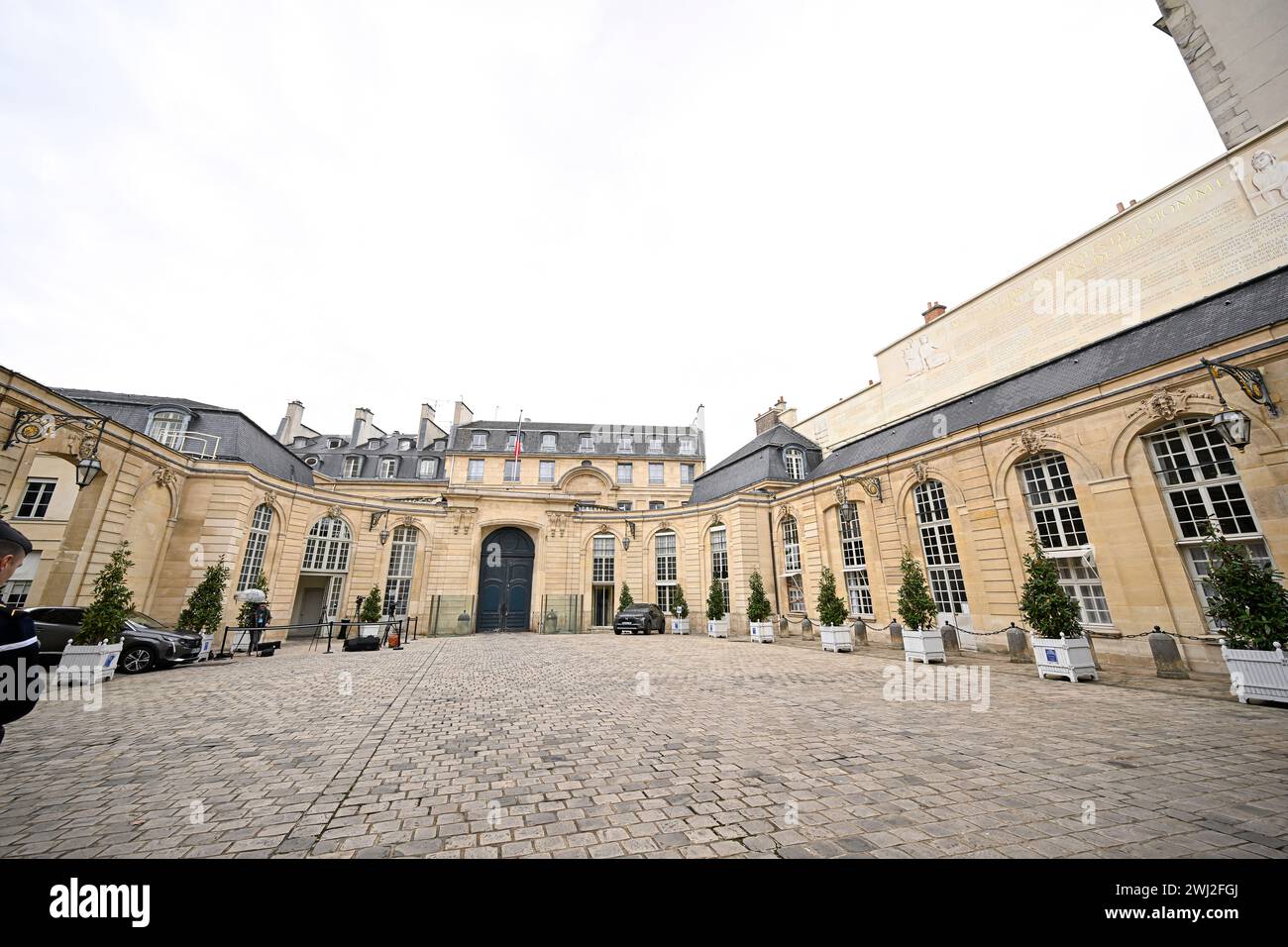 Bild der allgemeinen Atmosphäre während eines „Arbeitsseminars“ der Regierung mit dem französischen Premierminister im Hotel Matignon am 10. Februar 2024 in Paris, Frankreich. Stockfoto