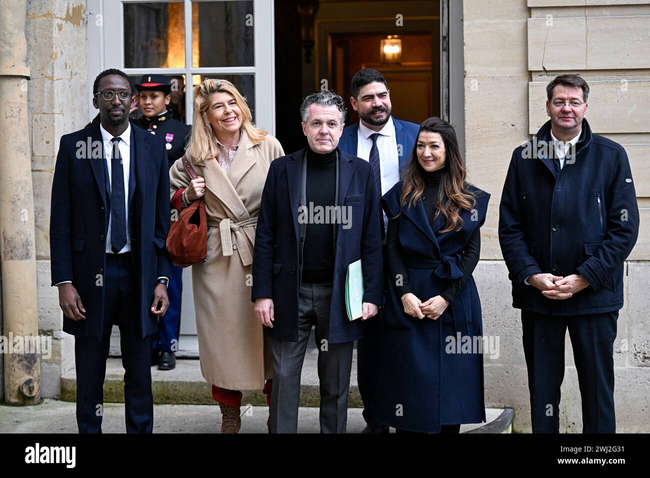 Paris, Frankreich. Februar 2024. Guillaume Kasbarier Dominique Faure Christophe Bechu Sabrina Agresti-Roubache Herve Berville und Patrice Vergriete während eines „Arbeitsseminars“ mit dem französischen Premierminister am 10. Februar 2024 im Hotel Matignon in Paris. Quelle: Victor Joly/Alamy Live News Stockfoto