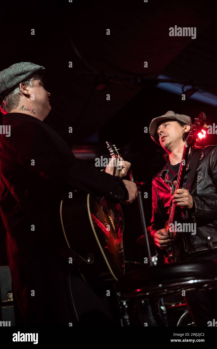 Southampton, Großbritannien. Februar 2024. Libertines Peter Doherty und Carl Barat spielen einen akustischen Aufwärmkonzert in den Engine Rooms und werben für ihr Album All Quiet on the Eastern Esplanade. Cristina Massei/Alamy Live News Stockfoto