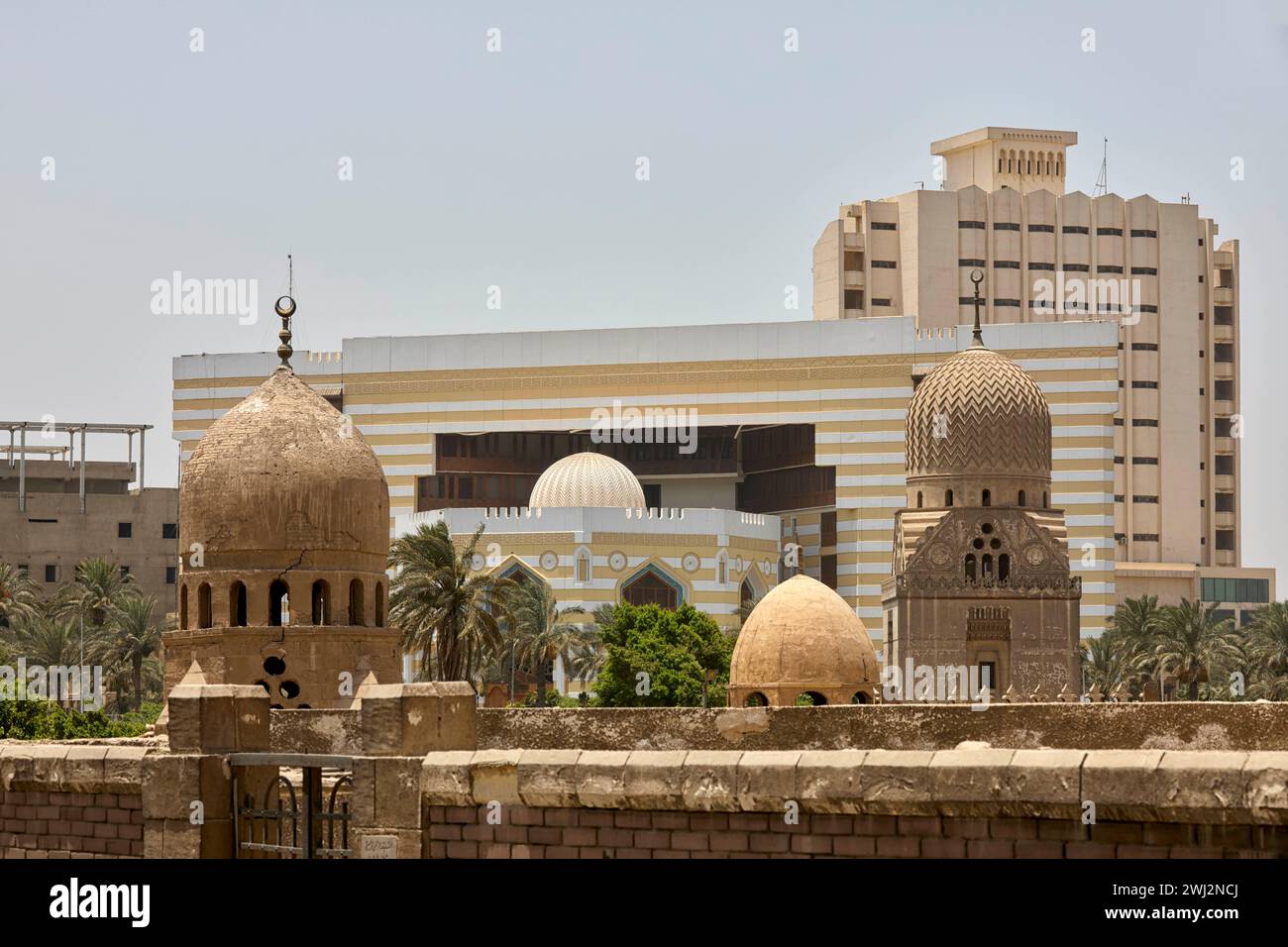 Mausoleum von Ahmed Mohamed Hassanein Pascha in der Stadt der Toten, Nordfriedhof in Kairo, Ägypten Stockfoto