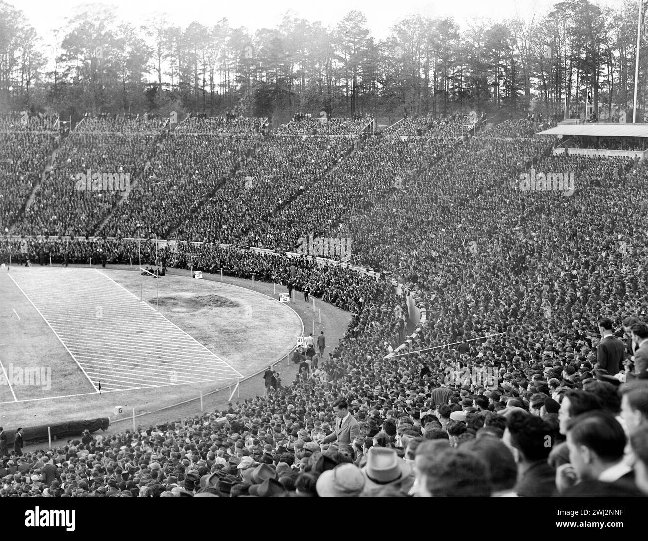 Crowd beim Duke University gegen University of North Carolina Football Game, Durham, North Carolina, USA, Marion Post Wolcott, U.S. Farm Security Administration, November 1939 Stockfoto