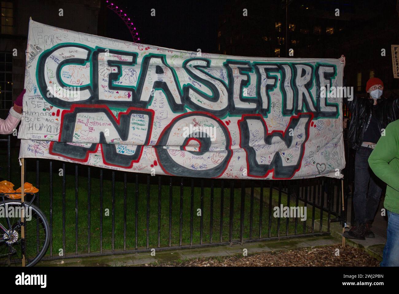 London, Großbritannien. Februar 2024. Hunderte propalästinensischer Proteste gegenüber No 10 Downing Street Whitehall Credit: Richard Lincoln/Alamy Live News Stockfoto