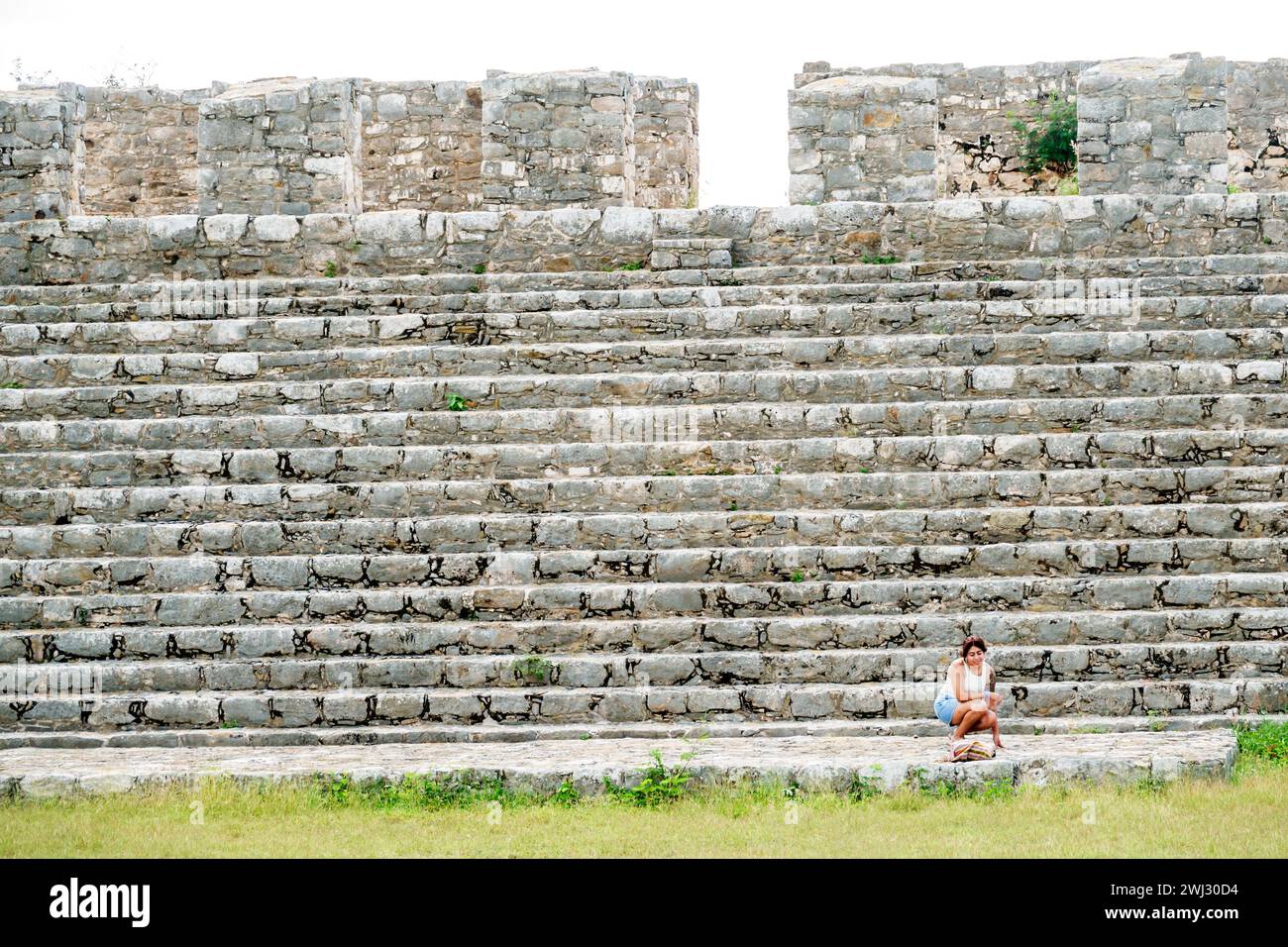 Merida Mexico, Dzibilchaltun Archäologische Zone Nationalpark, Maya Zivilisation Stadt Ruinen, Zona Arqueologica de Dzibilchaltun, Struktur 44 Felsen Stockfoto