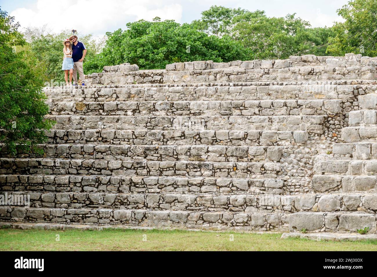 Merida Mexico, Dzibilchaltun Archäologische Zone Nationalpark, Maya Zivilisation Stadt Ruinen, Zona Arqueologica de Dzibilchaltun, Struktur 45 Felsen Stockfoto