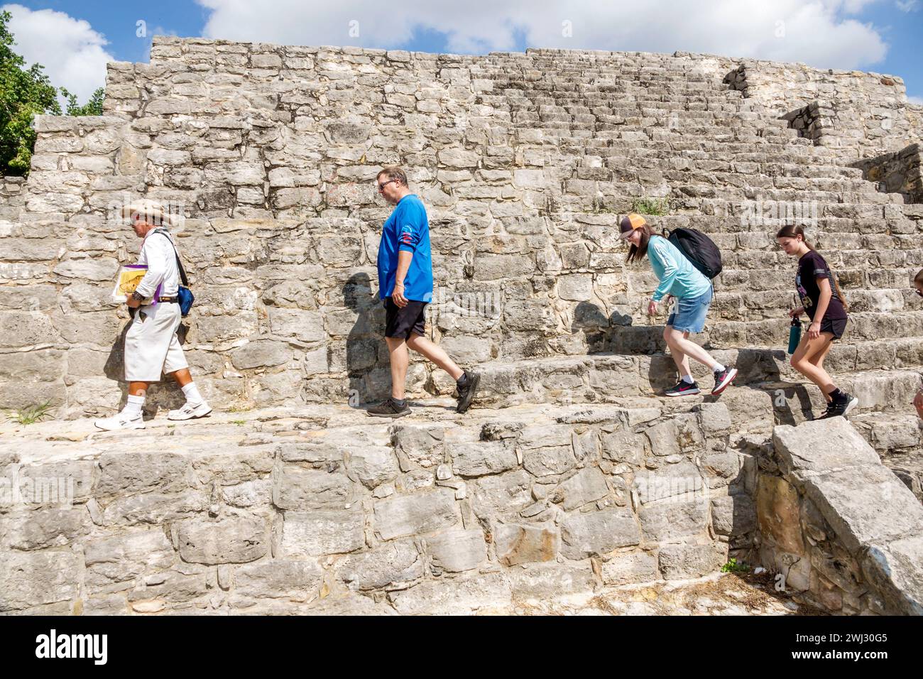 Merida Mexico, Dzibilchaltun Archäologische Zone Nationalpark, Maya Zivilisation Stadt Ruinen, Zona Arqueologica de Dzibilchaltun, Struktur 36 Felsen Stockfoto