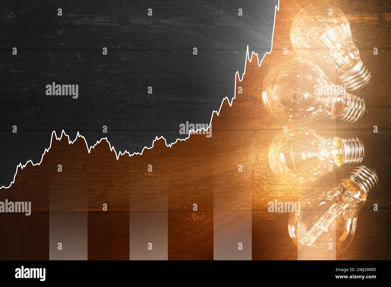 Glühlampen und steigende Grafik, die den aktuellen Strompreis während der Energiekrise in der Welt darstellt Stockfoto