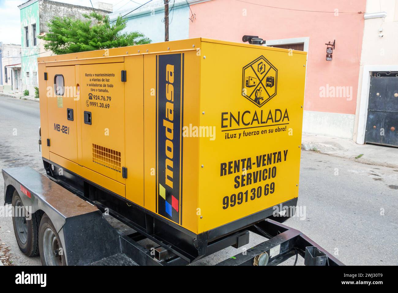Merida Mexico,Merida Mexico,Zona Paseo Montejo Centro,Calle 41,Modasa MB-821 tragbarer Mietdieselgenerator,mexikanischer hispanischer lateinamerikanischer Latino,Sp Stockfoto