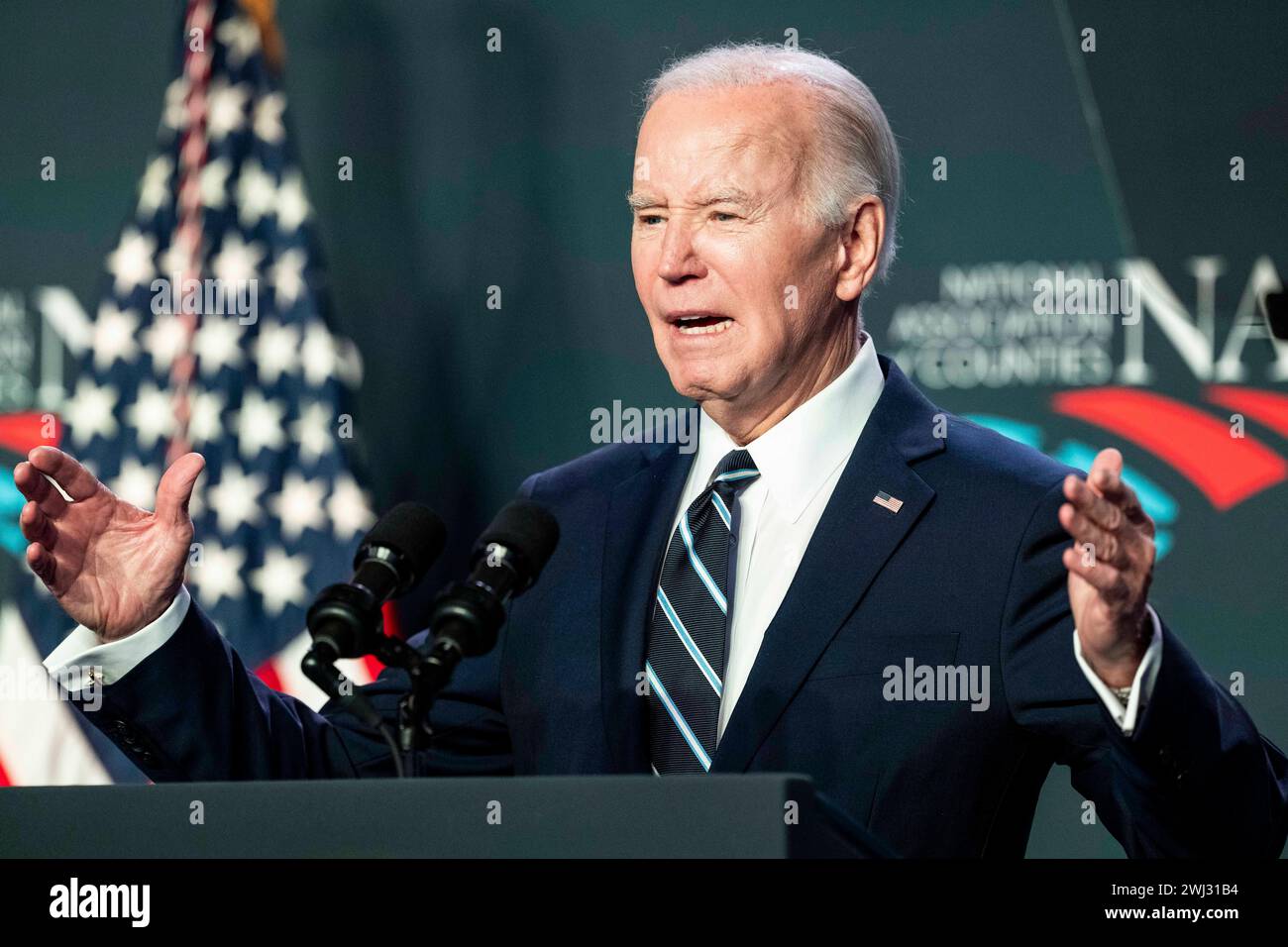 Washington, District of Columbia, USA. Februar 2024. Präsident JOE BIDEN sprach auf der Legislativkonferenz der National Association of Counties im Washington Hilton in Washington, DC. (Kreditbild: © Michael Brochstein/ZUMA Press Wire) NUR REDAKTIONELLE VERWENDUNG! Nicht für kommerzielle ZWECKE! Stockfoto