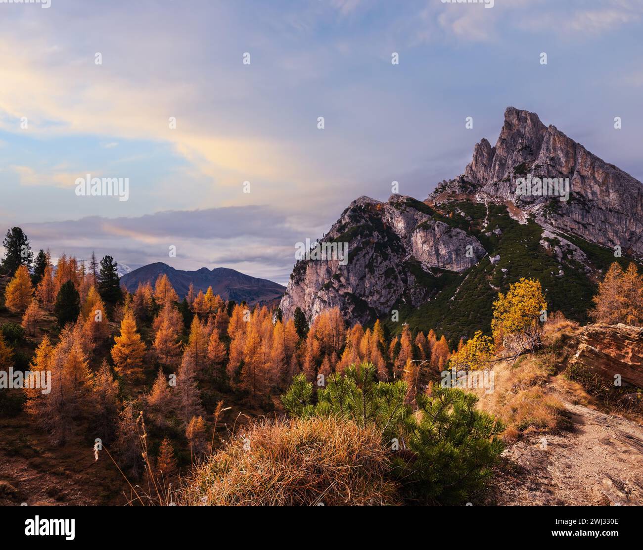 Herbst Dolomites Mountain scene, Falzarego Pass, Italien Stockfoto