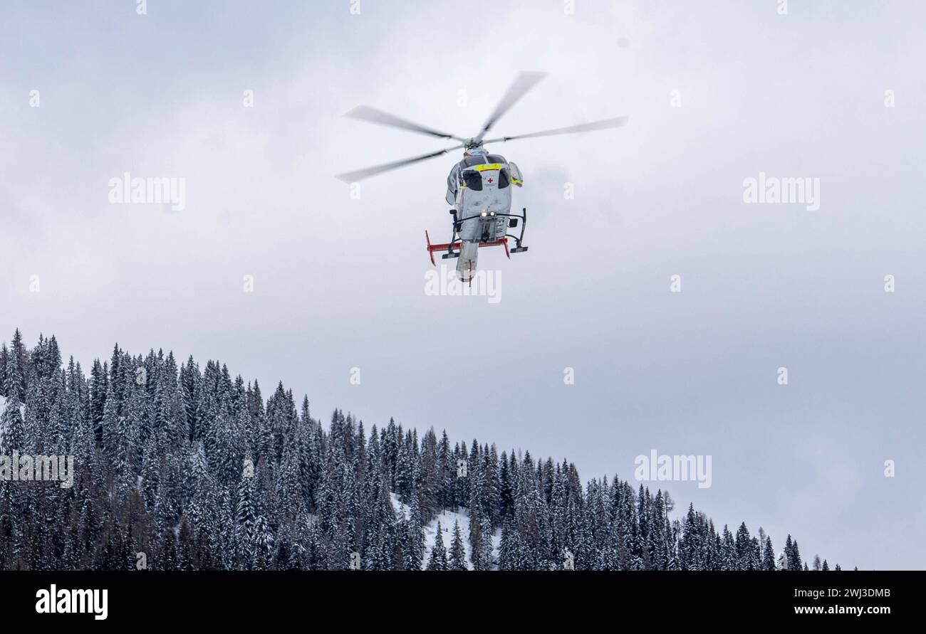 12.02.2024, Zauchensee, AUT, unterwegs in Salzburg, Themenbild, Verschiedene Themenbilder, Symbolbild, Notarzthubschrauber, im Bild Rettungshubschrauber, Notarzthubschrauber, erste Hilfe, Martin, Flugrettung, *** 12 02 2024, Zauchensee, AUT, unterwegs in Salzburg, Themenbild, verschiedene Themenbilder, Symbolbild, Nothubschrauber, auf dem Bild Rettungshubschrauber, Notfallhubschrauber, erste Hilfe, Martin, Luftrettung, Stockfoto