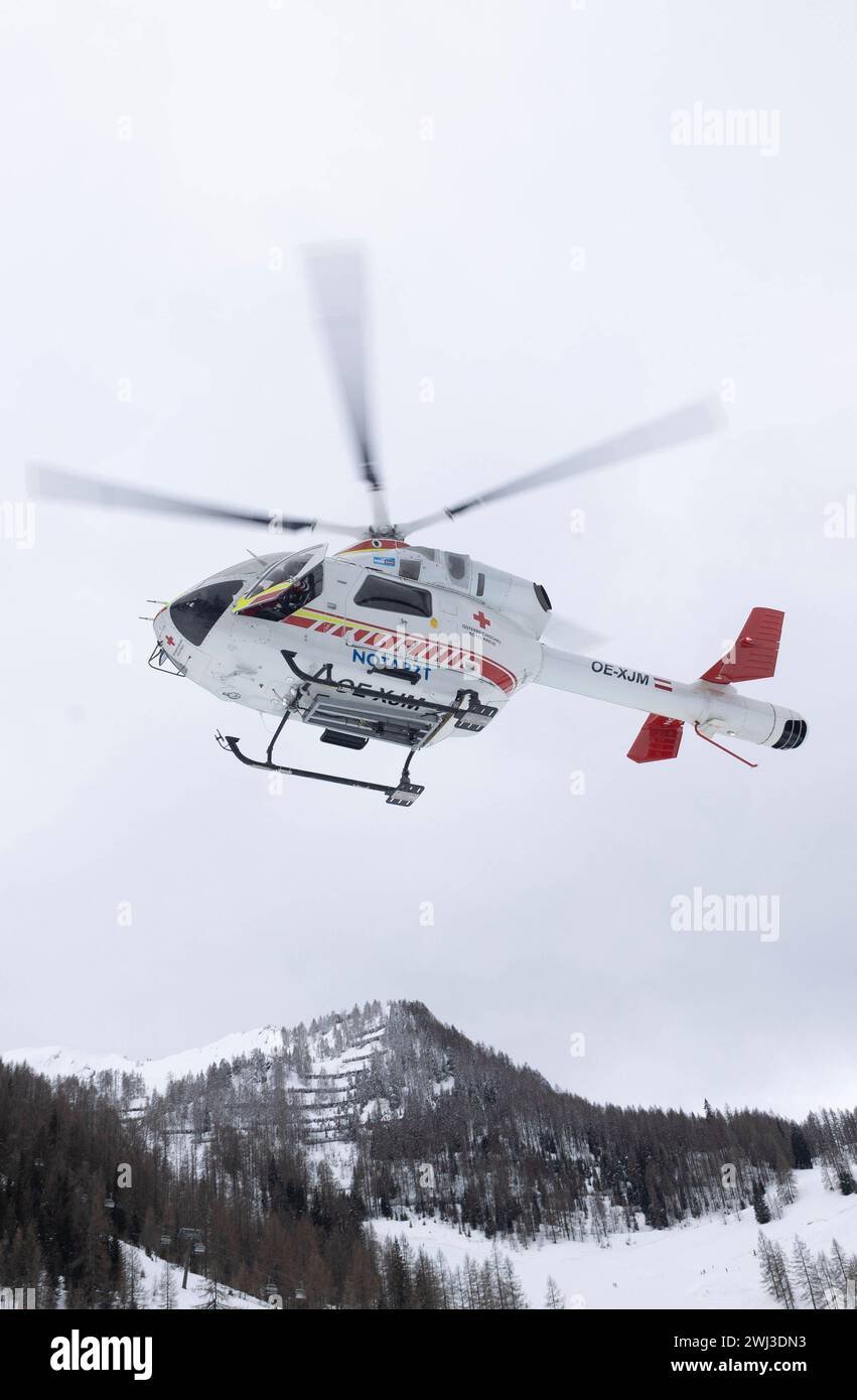 12.02.2024, Zauchensee, AUT, unterwegs in Salzburg, Themenbild, Verschiedene Themenbilder, Symbolbild, Notarzthubschrauber, im Bild Rettungshubschrauber, Notarzthubschrauber, erste Hilfe, Martin, Flugrettung, *** 12 02 2024, Zauchensee, AUT, unterwegs in Salzburg, Themenbild, verschiedene Themenbilder, Symbolbild, Nothubschrauber, auf dem Bild Rettungshubschrauber, Notfallhubschrauber, erste Hilfe, Martin, Luftrettung, Stockfoto