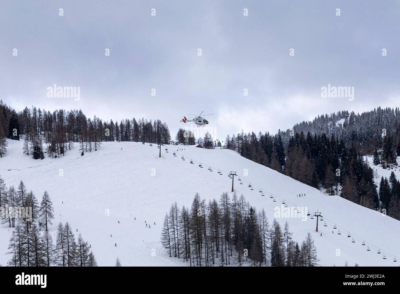 12.02.2024, Zauchensee, AUT, unterwegs in Salzburg, Themenbild, Verschiedene Themenbilder, Symbolbild, Notarzthubschrauber, im Bild Rettungshubschrauber, Notarzthubschrauber, erste Hilfe, Martin, Flugrettung, *** 12 02 2024, Zauchensee, AUT, unterwegs in Salzburg, Themenbild, verschiedene Themenbilder, Symbolbild, Nothubschrauber, auf dem Bild Rettungshubschrauber, Notfallhubschrauber, erste Hilfe, Martin, Luftrettung, Stockfoto