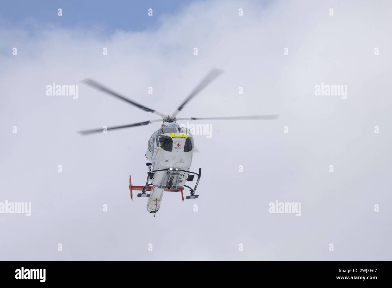 12.02.2024, Zauchensee, AUT, unterwegs in Salzburg, Themenbild, Verschiedene Themenbilder, Symbolbild, Notarzthubschrauber, im Bild Rettungshubschrauber, Notarzthubschrauber, erste Hilfe, Martin, Flugrettung, *** 12 02 2024, Zauchensee, AUT, unterwegs in Salzburg, Themenbild, verschiedene Themenbilder, Symbolbild, Nothubschrauber, auf dem Bild Rettungshubschrauber, Notfallhubschrauber, erste Hilfe, Martin, Luftrettung, Stockfoto