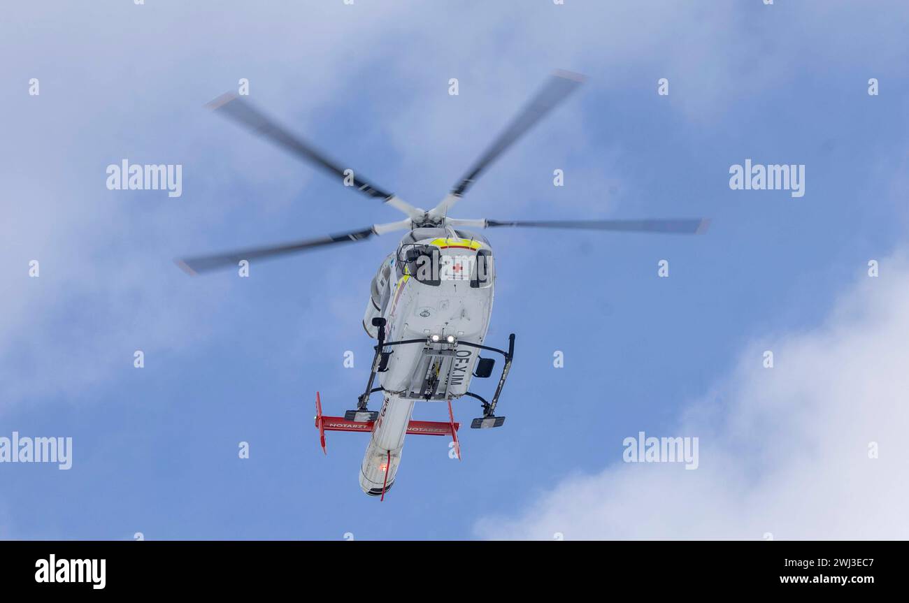 12.02.2024, Zauchensee, AUT, unterwegs in Salzburg, Themenbild, Verschiedene Themenbilder, Symbolbild, Notarzthubschrauber, im Bild Rettungshubschrauber, Notarzthubschrauber, erste Hilfe, Martin, Flugrettung, *** 12 02 2024, Zauchensee, AUT, unterwegs in Salzburg, Themenbild, verschiedene Themenbilder, Symbolbild, Nothubschrauber, auf dem Bild Rettungshubschrauber, Notfallhubschrauber, erste Hilfe, Martin, Luftrettung, Stockfoto