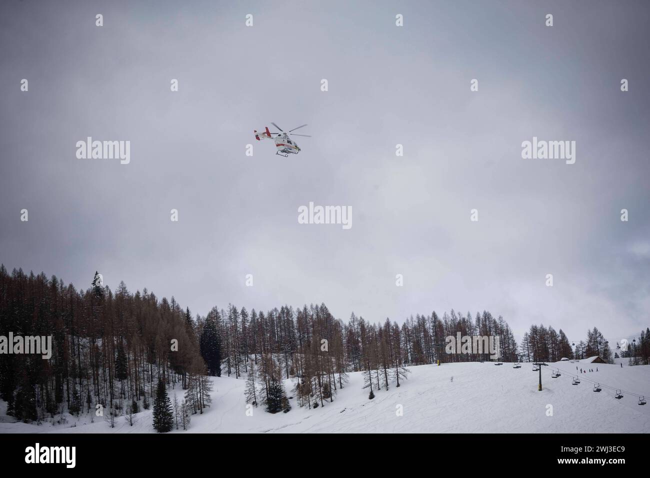 12.02.2024, Zauchensee, AUT, unterwegs in Salzburg, Themenbild, Verschiedene Themenbilder, Symbolbild, Notarzthubschrauber, im Bild Rettungshubschrauber, Notarzthubschrauber, erste Hilfe, Martin, Flugrettung, *** 12 02 2024, Zauchensee, AUT, unterwegs in Salzburg, Themenbild, verschiedene Themenbilder, Symbolbild, Nothubschrauber, auf dem Bild Rettungshubschrauber, Notfallhubschrauber, erste Hilfe, Martin, Luftrettung, Stockfoto