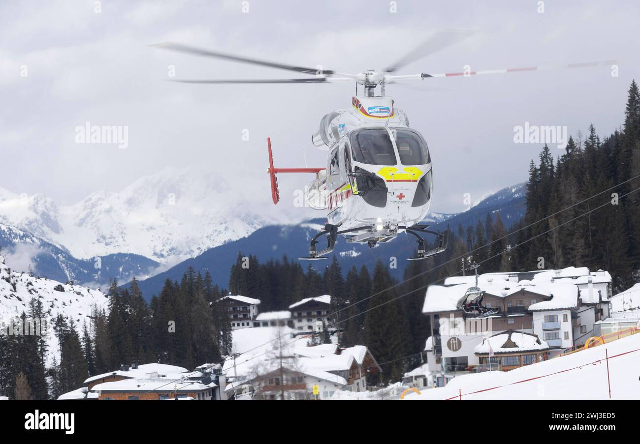 12.02.2024, Zauchensee, AUT, unterwegs in Salzburg, Themenbild, Verschiedene Themenbilder, Symbolbild, Notarzthubschrauber, im Bild Rettungshubschrauber, Notarzthubschrauber, erste Hilfe, Martin, Flugrettung, *** 12 02 2024, Zauchensee, AUT, unterwegs in Salzburg, Themenbild, verschiedene Themenbilder, Symbolbild, Nothubschrauber, auf dem Bild Rettungshubschrauber, Notfallhubschrauber, erste Hilfe, Martin, Luftrettung, Stockfoto