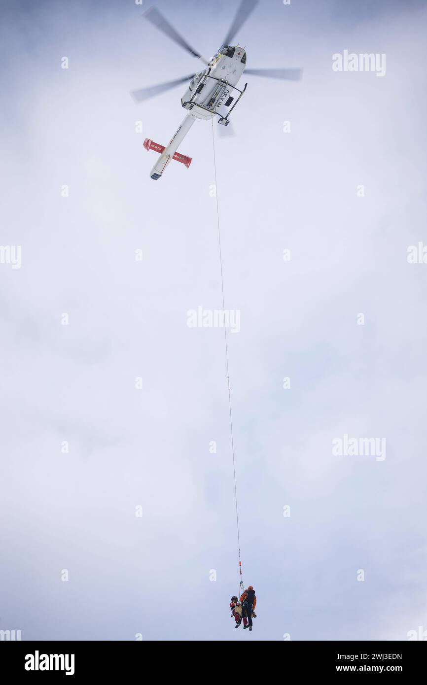 12.02.2024, Zauchensee, AUT, unterwegs in Salzburg, Themenbild, Verschiedene Themenbilder, Symbolbild, Notarzthubschrauber, im Bild Rettungshubschrauber, Notarzthubschrauber, erste Hilfe, Martin, Flugrettung, *** 12 02 2024, Zauchensee, AUT, unterwegs in Salzburg, Themenbild, verschiedene Themenbilder, Symbolbild, Nothubschrauber, auf dem Bild Rettungshubschrauber, Notfallhubschrauber, erste Hilfe, Martin, Luftrettung, Stockfoto