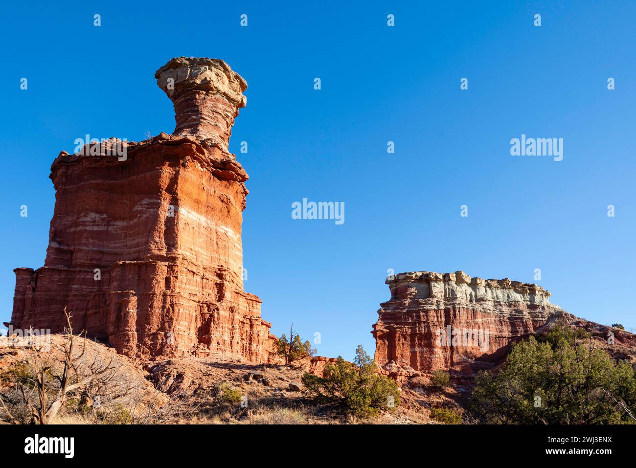 Foto von der geologischen Formation, bekannt als Lighthouse Rock, Palo Duro Canyon State Park, Texas an einem angenehmen Winternachmittag. Stockfoto