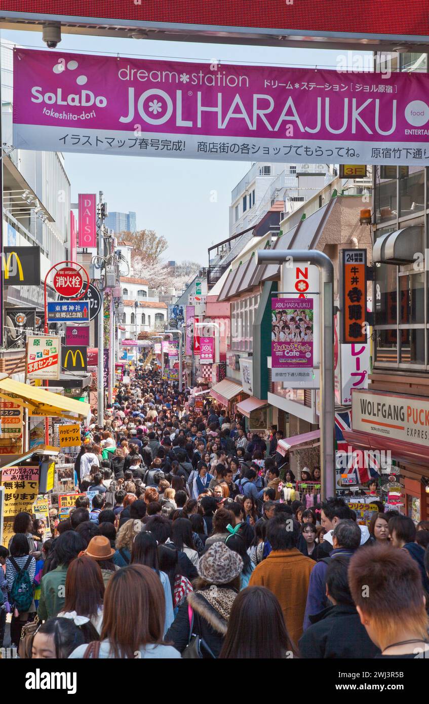 Takeshita Street Harajuku in Shibuya, Tokio, Japan. Stockfoto