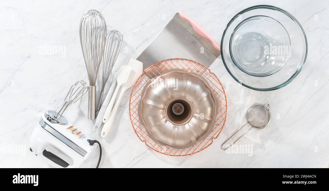Kuchenwerkzeuge und -Ausrüstung Stockfoto