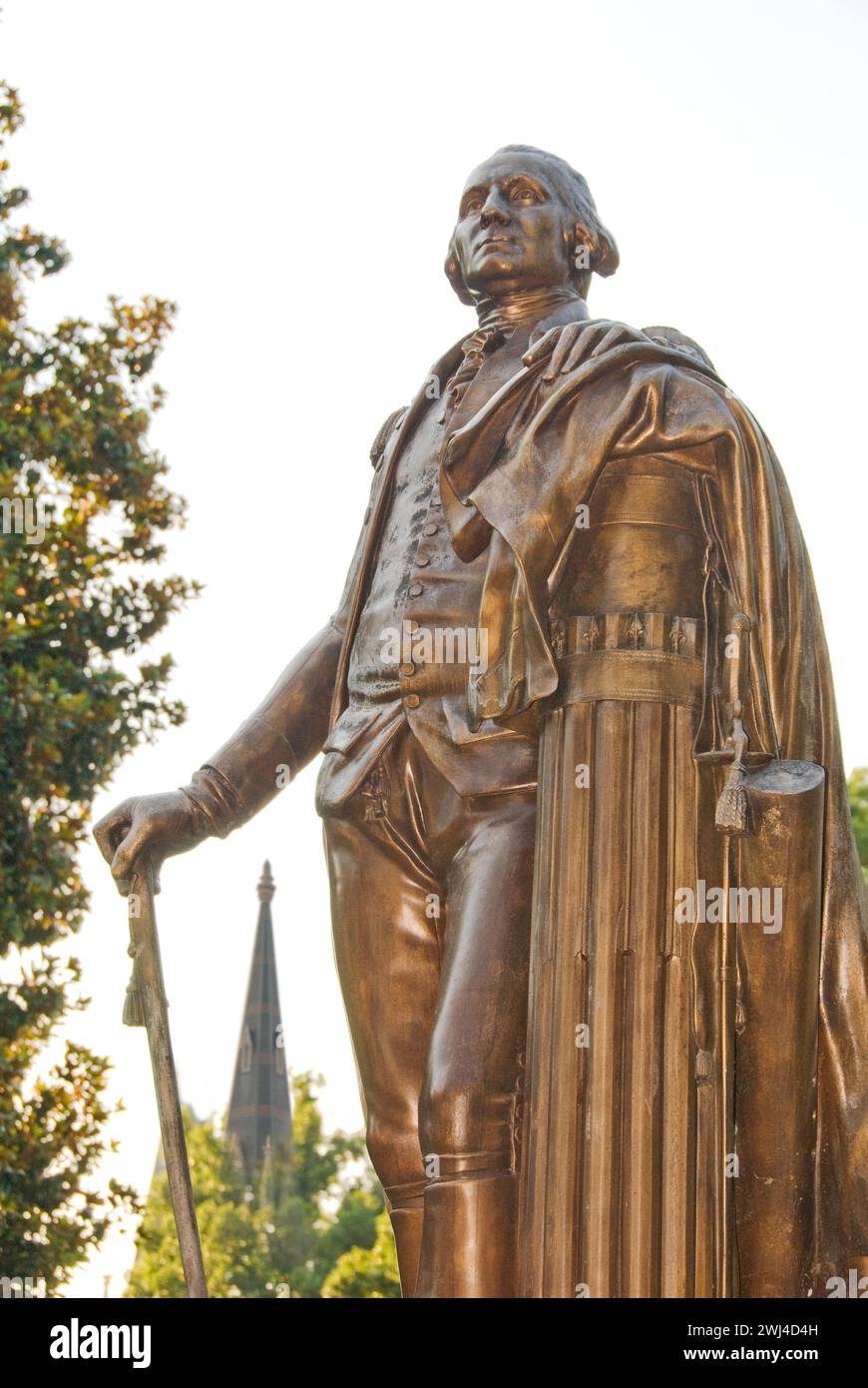 Bronzestatue des ersten US-Präsidenten George Washington (eine von sechs, die William Hubbard aus einer Form von Jean-Antoine Houdons Marmorstatue gegossen hat Stockfoto