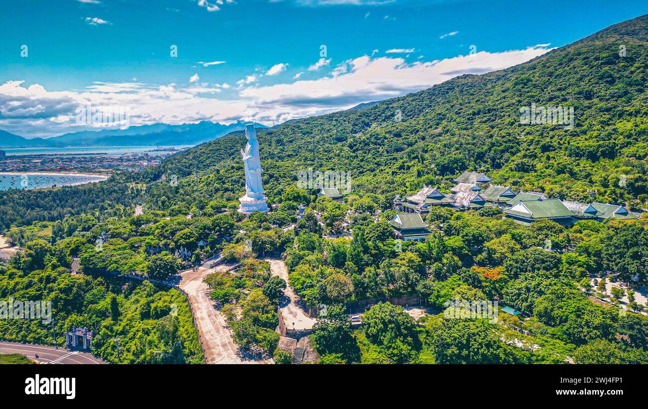 Lady Buddha Statue am Linh Ung Pagoda in Danang City in Vietnam. Stockfoto