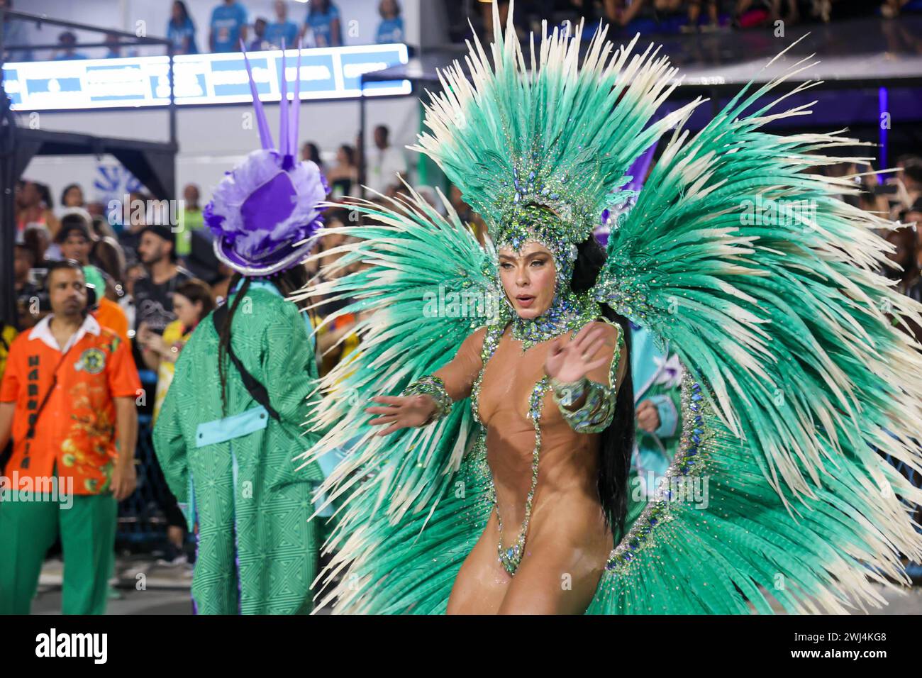 Karneval 2024 - Sapucai Rio de Janeiro RIO DE JANEIRO RJ, 12/2023 - Karneval /Parade der Samba-Schulen der Sondergruppe Rio de Janeiro - Mocidade Independente eröffnet am Sonntagabend im sambadrome in Sapucai, Rio de Janiero 12. IMAGO / Erbs Jr Rio de Janeiro Brasilien Copyright: XErbsxJrx Stockfoto