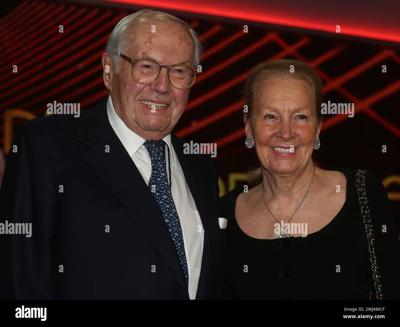 Karl Scheufele mit Frau Karin Scheufele 29. Jose Carreras Gala 2023 am 12/14/2023 in Leipzig Stockfoto