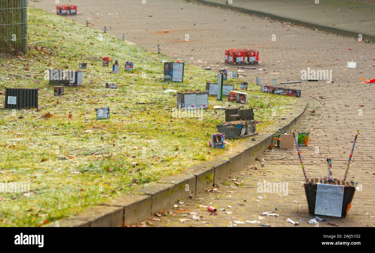 Silvesterfeuerwerk Müll nach der Silvesternacht Stockfoto