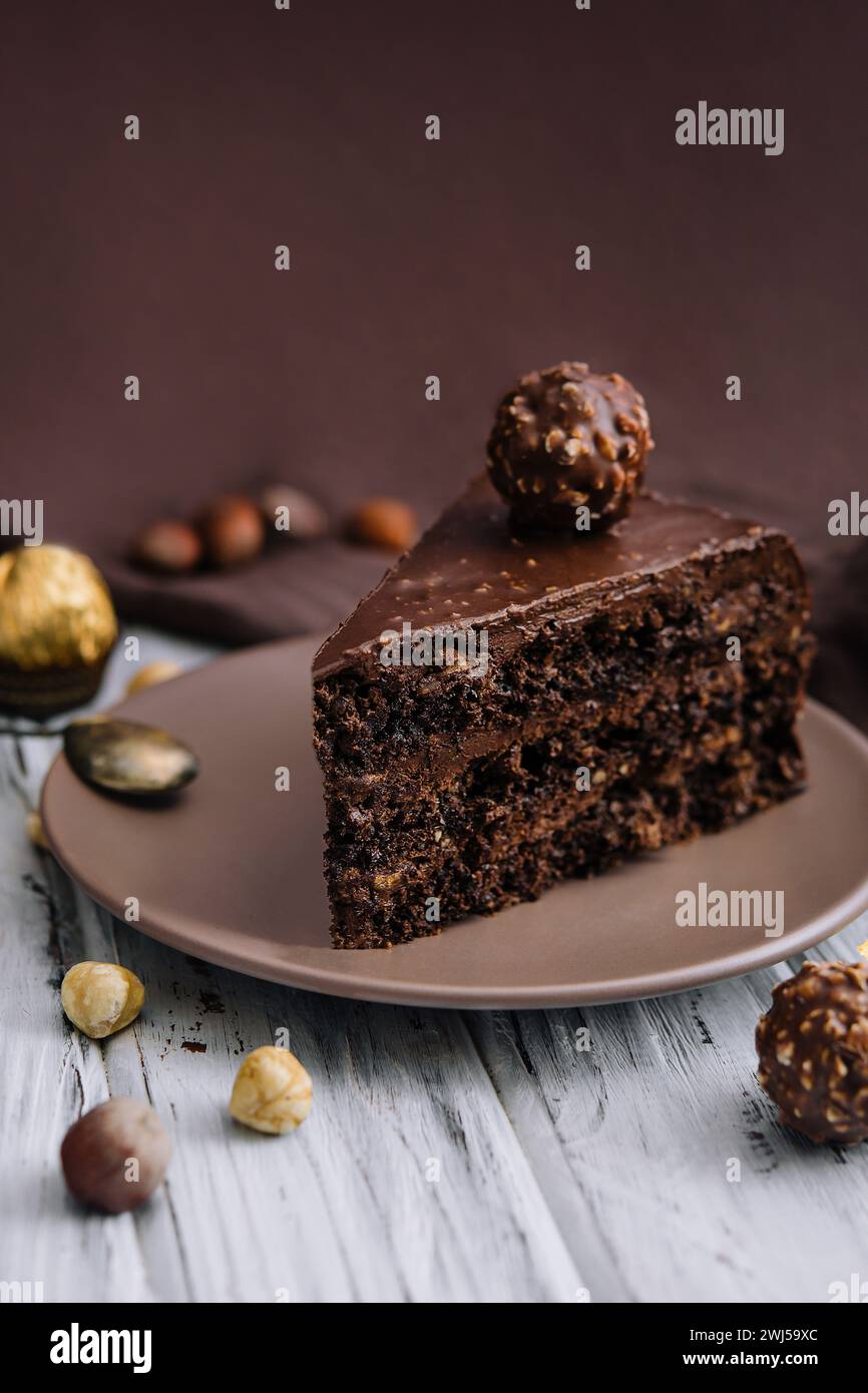 Schokoladenkuchen oder dunkle Schokoladenkuchen, Stück Kuchen Stockfoto