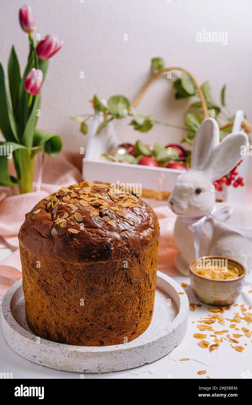 Festliche osterkarte mit traditioneller Mahlzeit zu Hause Stockfoto