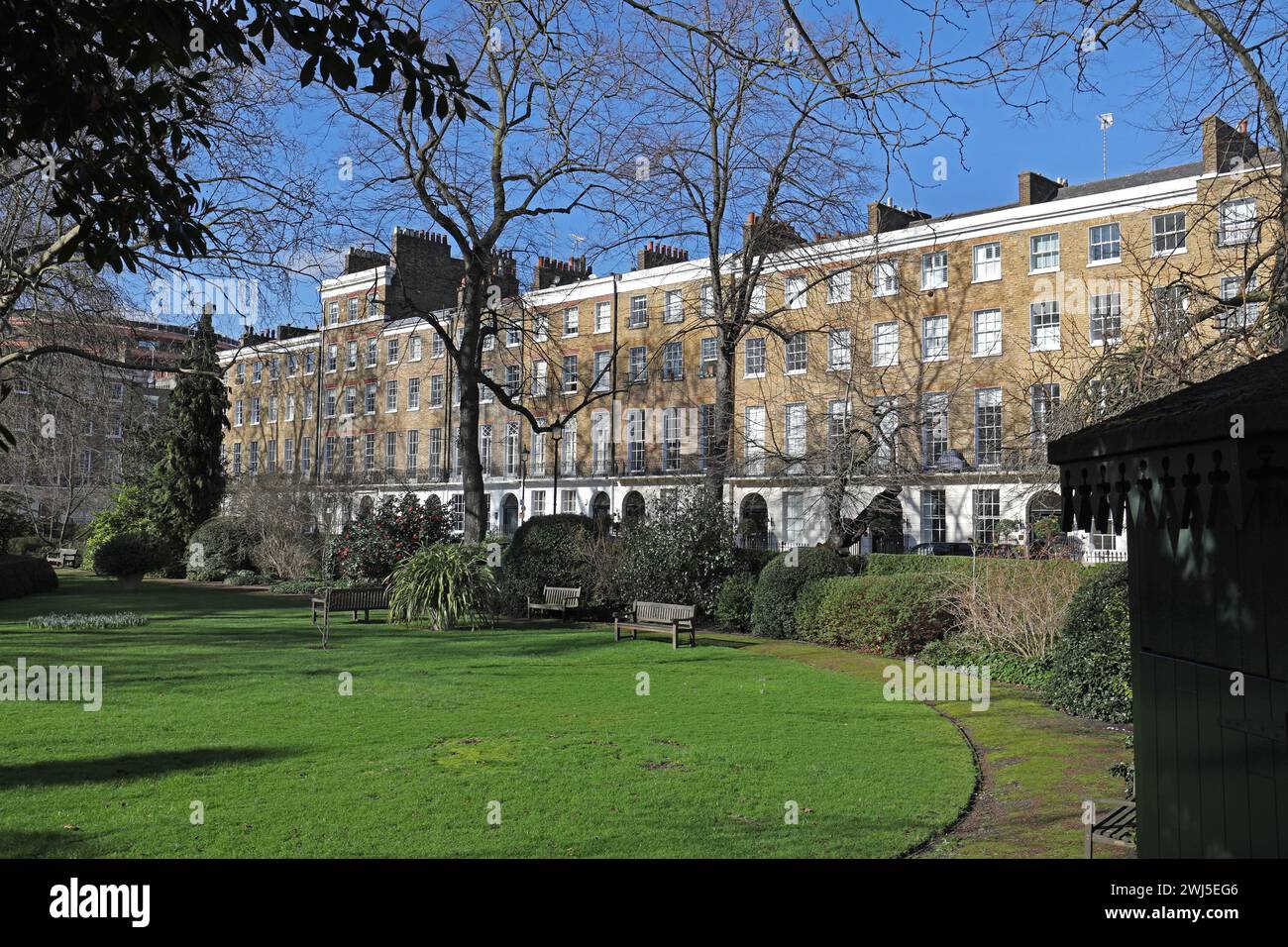 Dorset Square, ein georgianischer Gartenplatz im Londoner Stadtteil Marylebone, UK Blick nach Norden über die privaten Gärten. Stockfoto