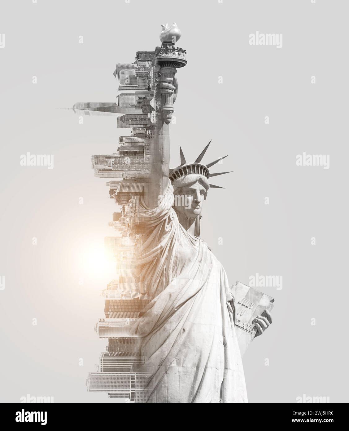 Doppelbelichtung der Freiheitsstatue und der Skyline von New york mit Cope-Raum. Getöntes Bild Stockfoto