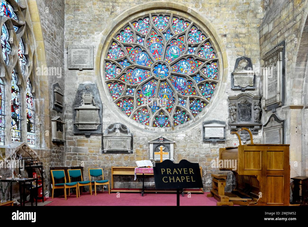 St. Marys Kirche und das Innere des Minsters mit der Gebetskapelle in Cheltenham, Gloucestershire, England Großbritannien Stockfoto