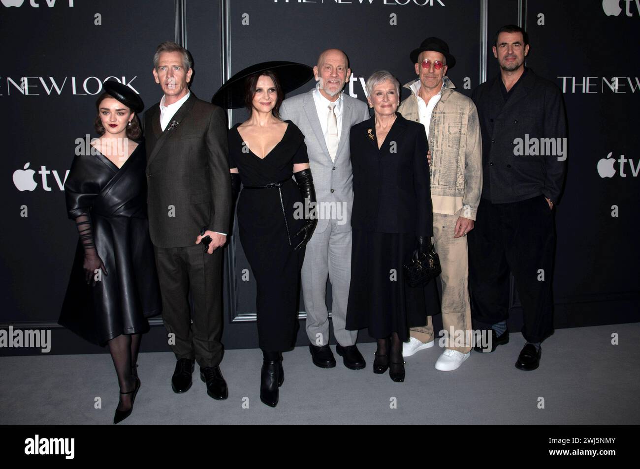 Maisie Williams, Ben Mendelsohn, Juliette Binoche, John Malkovich, Glenn Close, Todd A. Kessler und Claes Bang bei der Weltpremiere der Apple TV Serie The New Look in der Florence Gould Hall. New York, 12.02.2024 *** Maisie Williams, Ben Mendelsohn, Juliette Binoche, John Malkovich, Glenn Close, Todd A Kessler und Claes Bang bei der Weltpremiere der Apple TV-Serie The New Look at Florence Gould Hall New York, 12 02 2024 Foto:XB.xHinex/xFuturexImagex Look 4291 Stockfoto