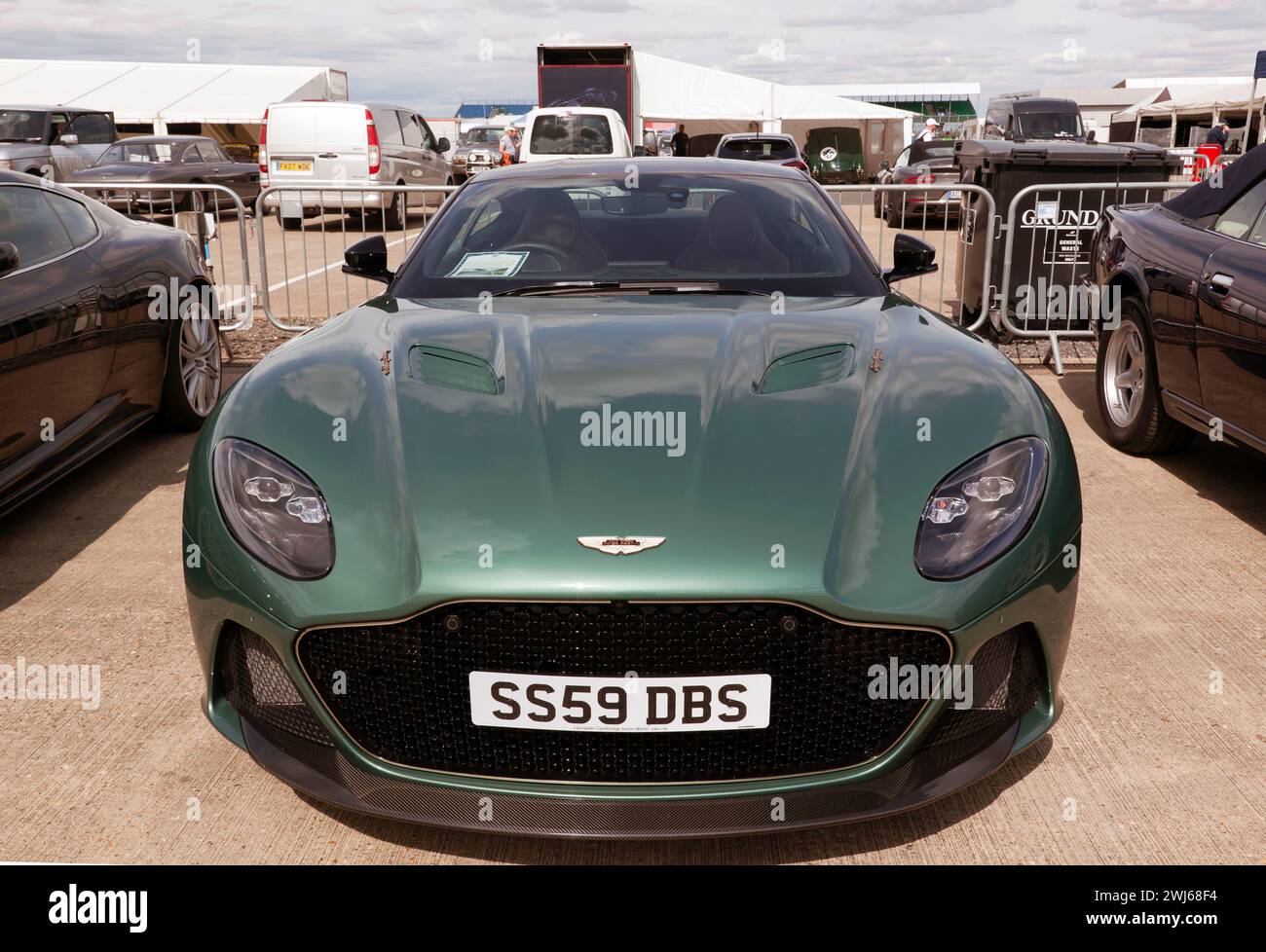 Vorderansicht von A Green, 2019, Aston Martin DBS Superleggera, ausgestellt auf dem Silverstone Festival 2023 Stockfoto