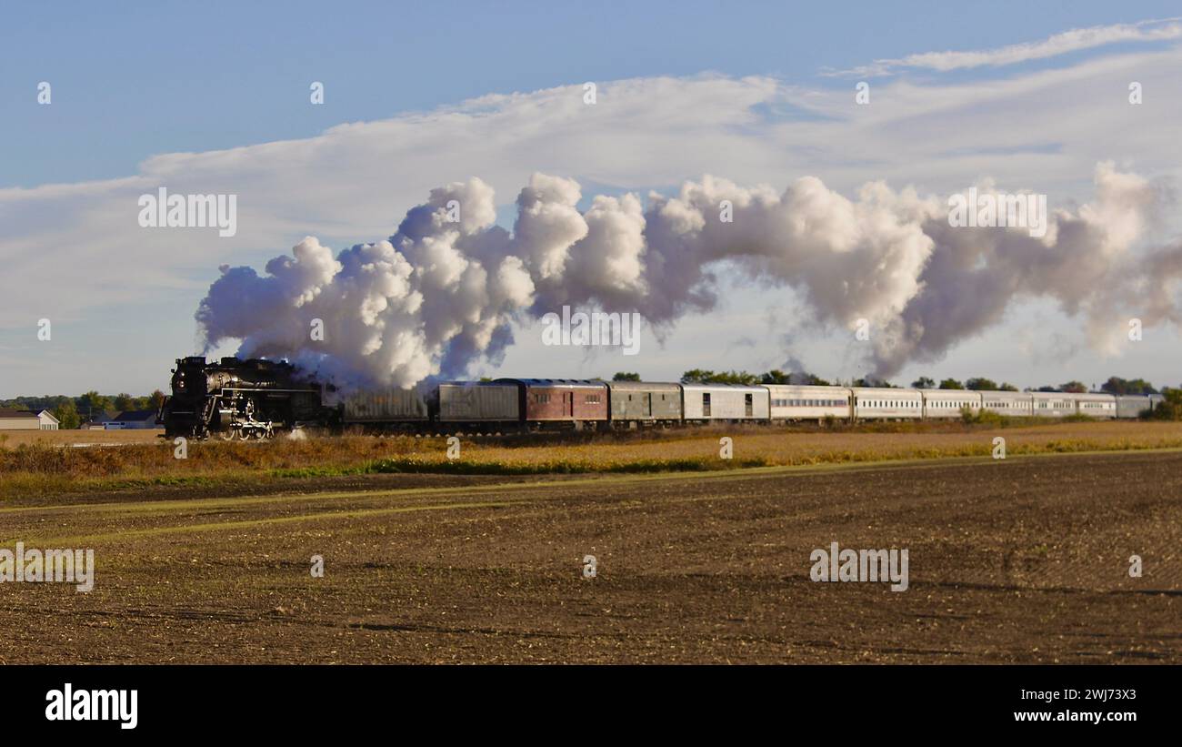 Nickel Plate Road #765 in den weiten offenen Feldern im Nordwesten von Ohio Stockfoto