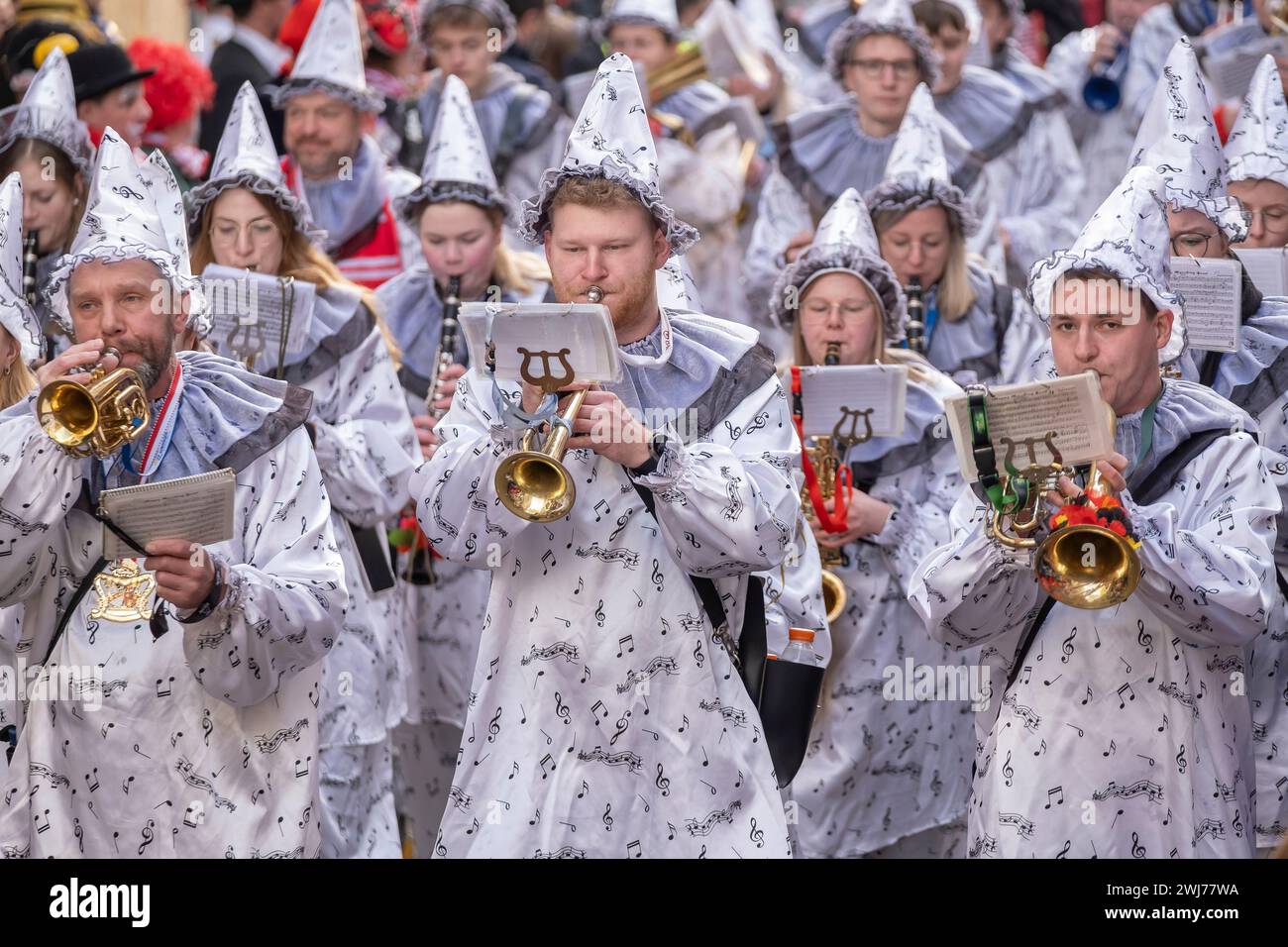 Karneval, Rosenmontag in Köln in der Severinstraße im Vringsviertel, wo Köln noch immer am originellsten ist. Stockfoto
