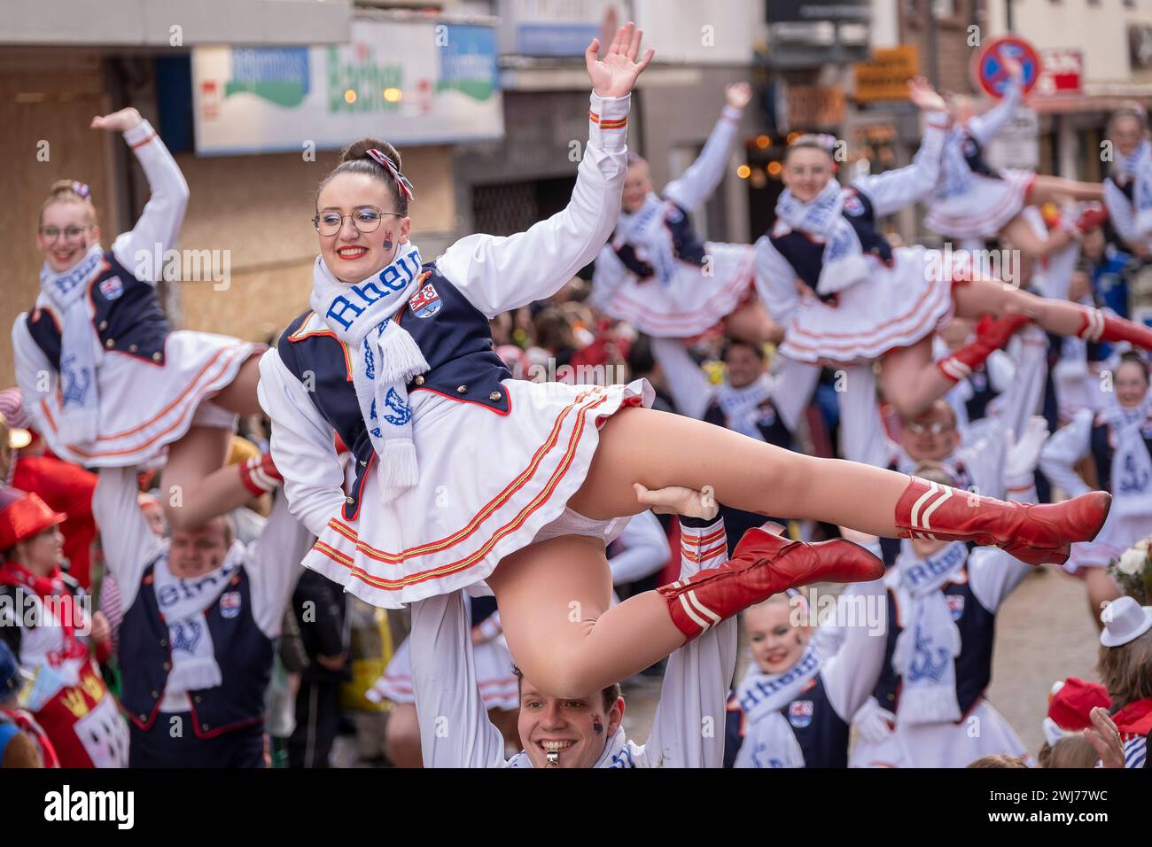 Karneval, Rosenmontag in Köln in der Severinstraße im Vringsviertel, wo Köln noch immer am originellsten ist. Stockfoto