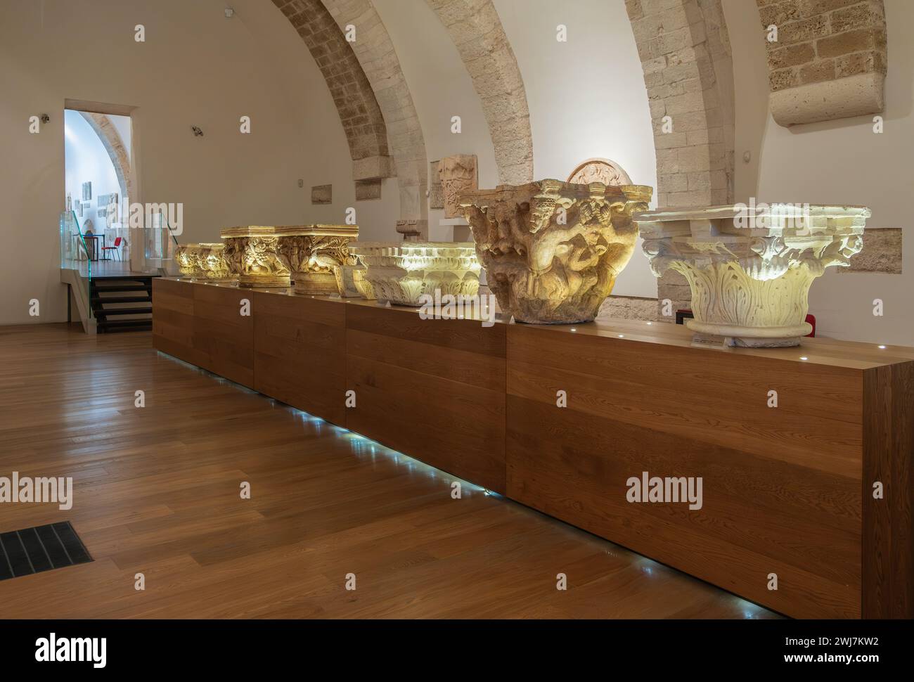 Gipsgussmalerie der normannischen Schwäbischen Burg ( Castello Normanno Svevo) im historischen Stadtzentrum von Bari, Region Apulien, (Apulien), Süden Stockfoto