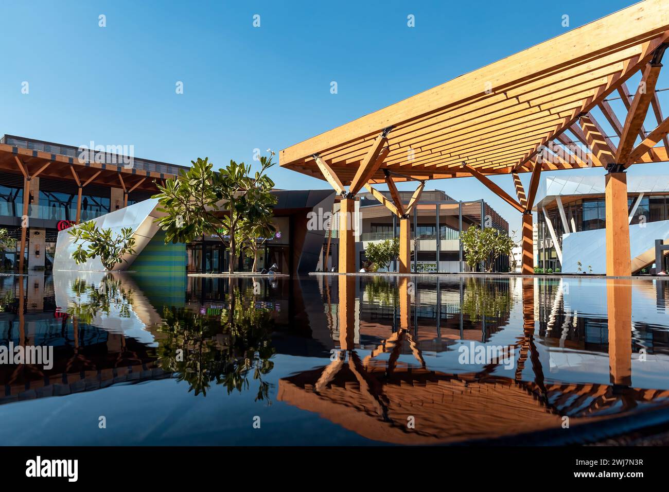 Begeben Sie sich auf den luxuriösen Ajdan Walk, wo jede Ecke eine Geschichte von einzigartigen Einzelhandelsgeschäften, köstlichem Essen und einladenden Gehwegen erzählt.Al Khobar, Saudi Arabien.31-Jan Stockfoto